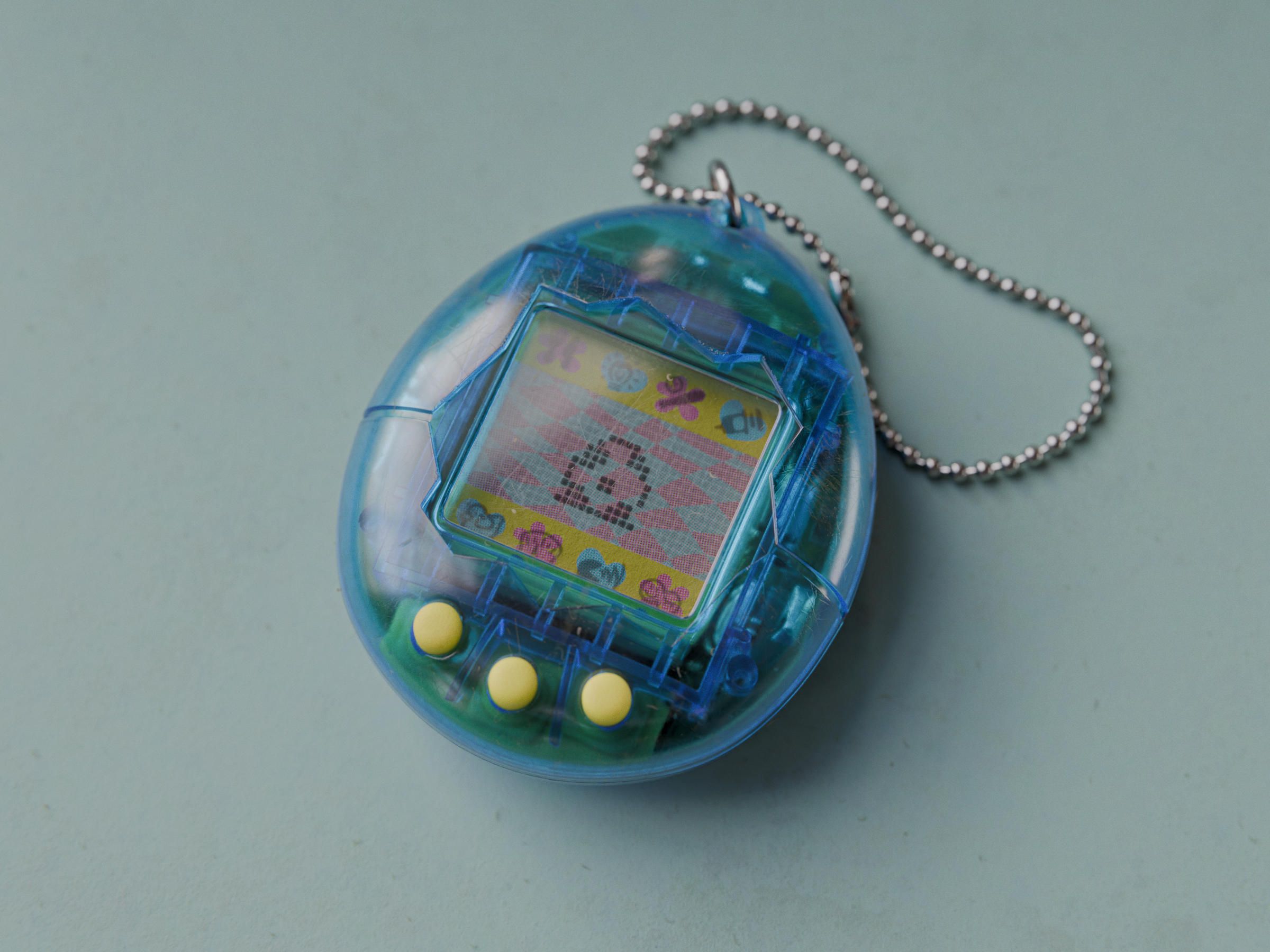 Tamagotchi P1 viewed from the front.